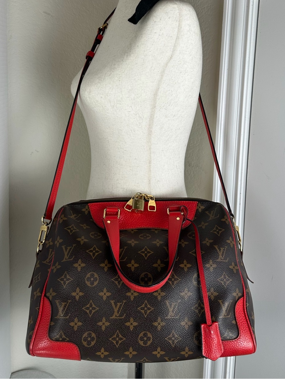 LV Louis Vuitton Hand Shoulder Crossbody Bag Retiro PM RedTrim Monogram Key LOCK - Picture 2 of 15